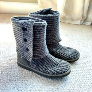 Ugg classic cardy gray sweater boots